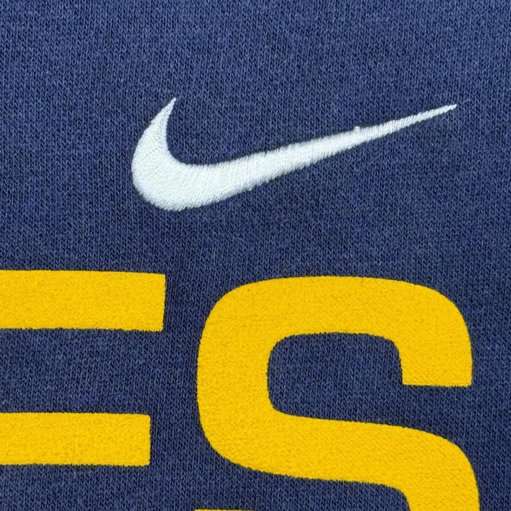 Nike Eagles Crewneck Sweatshirt Mens Medium Blue‎ Yellow Swoosh Pullover